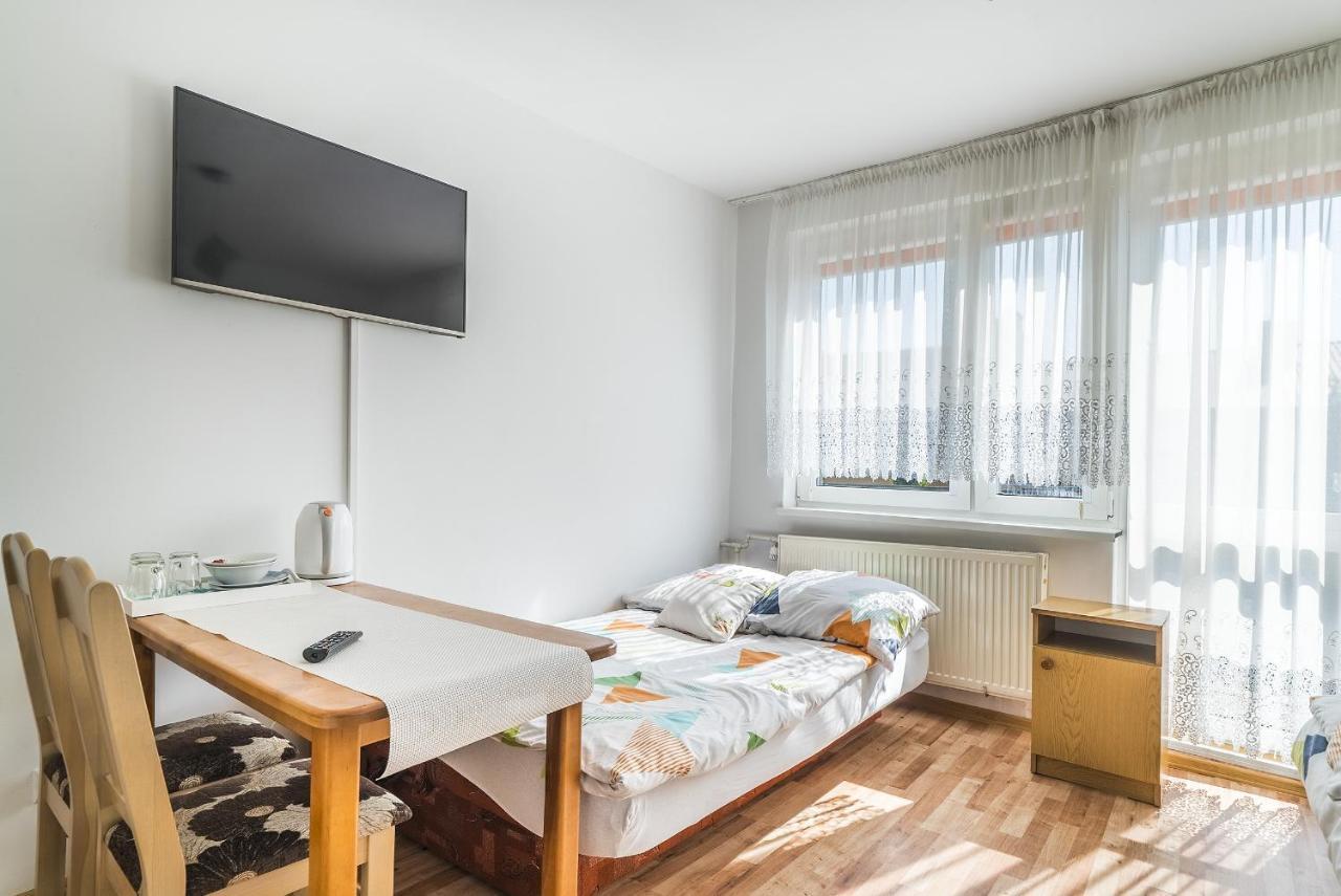Pokoje Goscinne U Brodzi Władysławowo Exterior foto